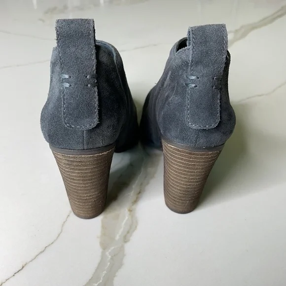 Vince Camuto Francia boot. - Picture 4 of 6